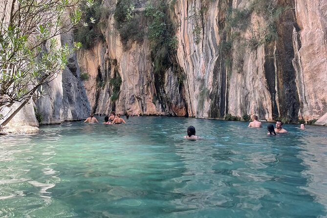 Valencia Day Trip with Swimming and Hiking in Montanejos - Stop 1: Fuente de los Baños, 25C pools, picnic areas, and a Moorish legend