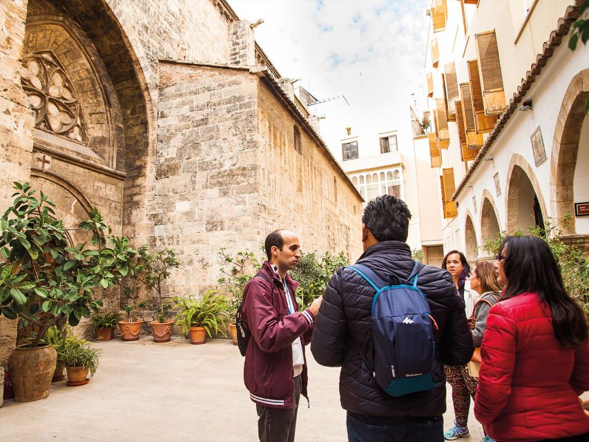 Valencia: Essentials and World Heritages Sites Walking Tour - Guides make the difference, and you get that here