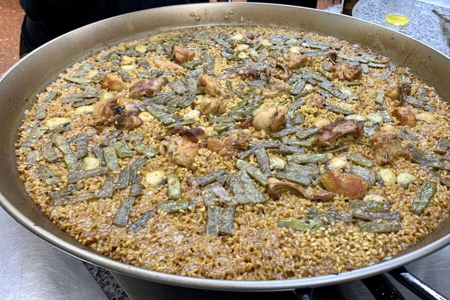 Valencia: Evening Guided Paella Workshop, Tapas, and Drinks - Key things that make this workshop worth your time
