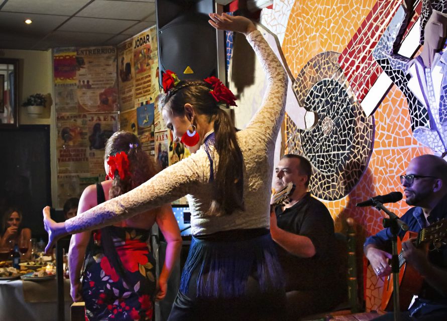 Valencia: Flamenco at Toro y La Luna with optional Dinner - El Toro y La Luna in Valencia: why the room matters