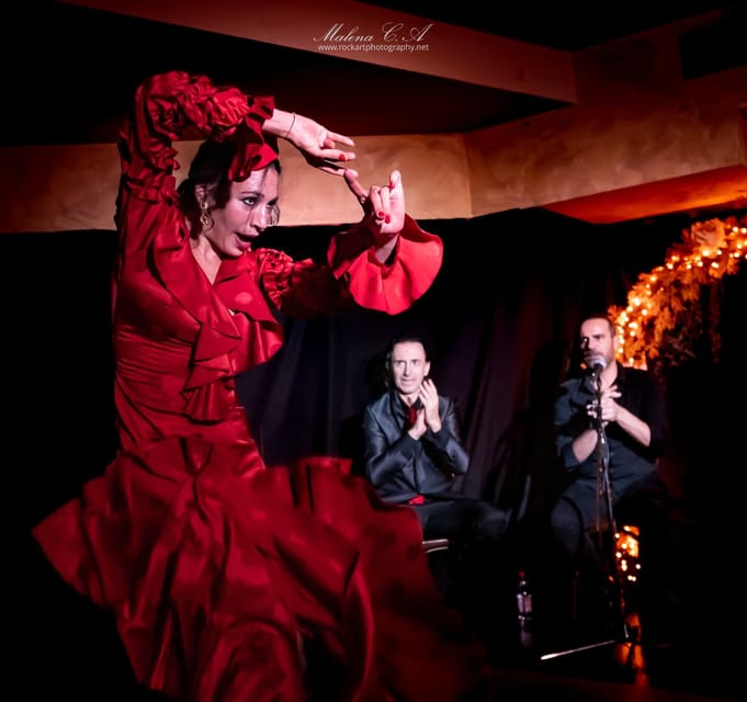 Valencia: Flamenco Show at Tablao La Reina - The Tablao Experience: Why a Small Room Matters