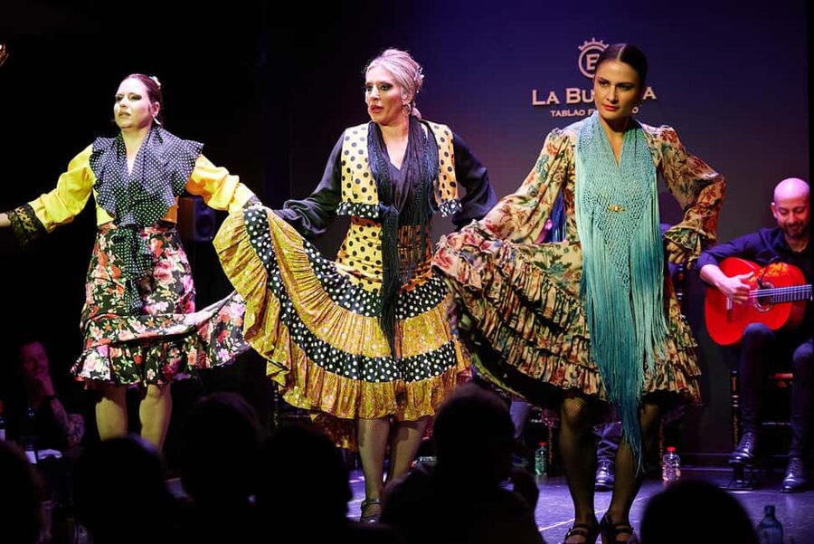 Valencia: Flamenco Show with Dinner at La Bulería - Dinner first: Mediterranean flavors, then the show takes over