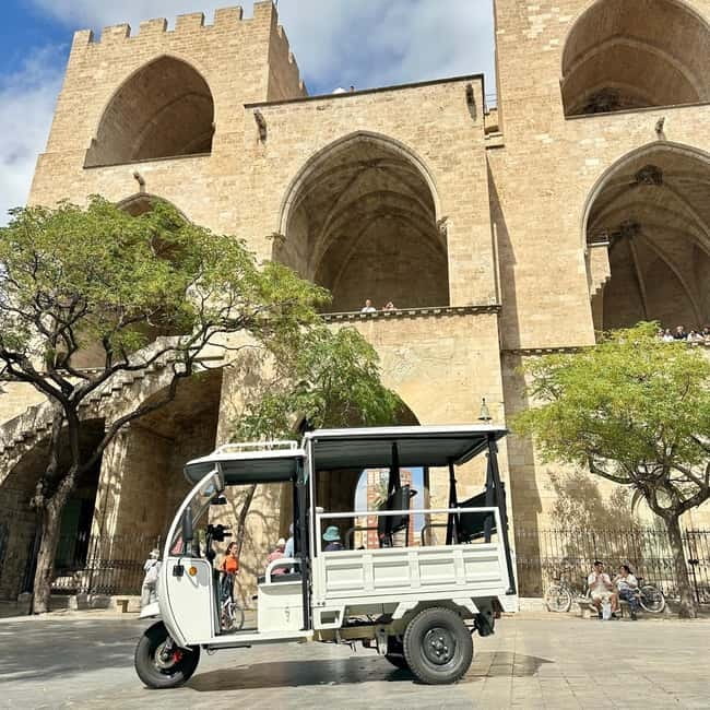 Valencia: Full Tuk Tuk Tour 2H - Cabañal Quarter and the seaside way Valencia shows personality