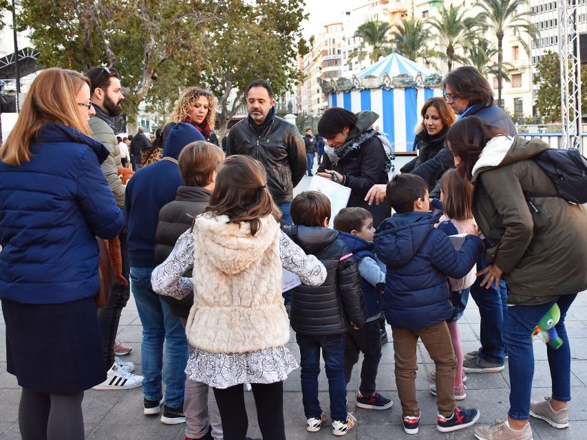 Valencia: Guided Family Walking Tour (Italian Tour) - Lonja de la Seda (Silk Exchange): the landmark kids can actually get into