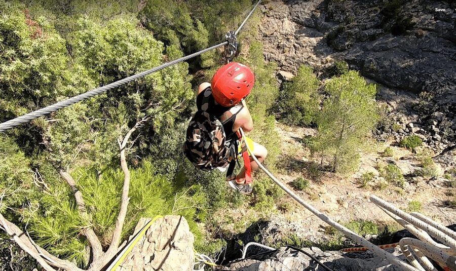 Valencia: Guided Mountaineering Experience - From hotel pickup to safety briefing, you start in easy mode