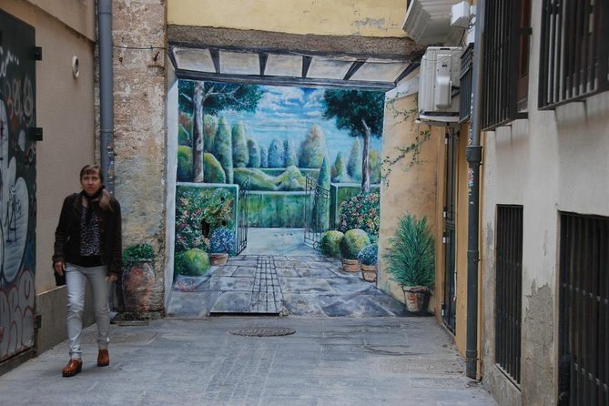 Valencia guided tours - walking tours - - Meeting at Pl. de lAjuntament and coordinating pickup