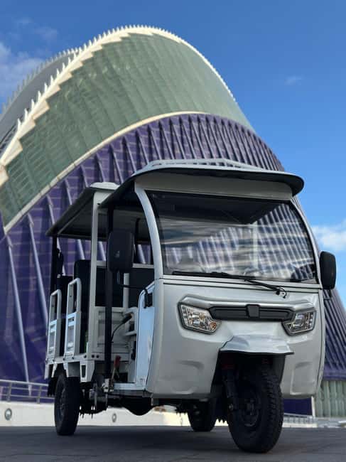 Valencia: Historical Tour by Tuk Tuk 1H - Stop-by-stop walkthrough of the Valencia route