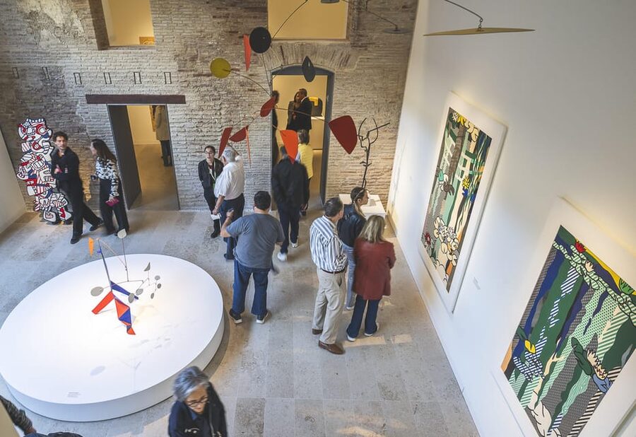 Valencia: Hortensia Herrero Art Center Ticket or Guided Tour - Big-name contemporary art, shown in a setting that changes the mood