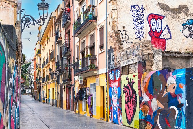 Valencia Iconic Sights Scavenger Hunt - Serranos Towers and the walkable stretch that makes it fun
