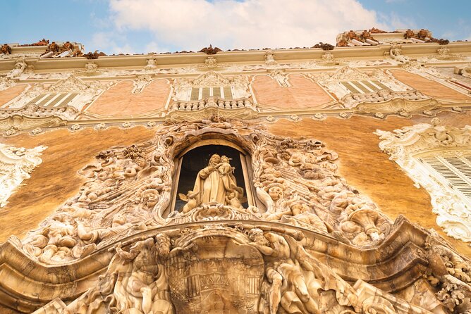 Valencia Monumental Scavenger Hunt - Central Market and North Station, why they fit the game style