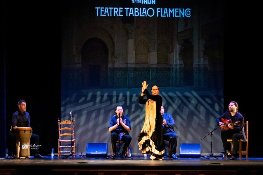 Valencia: New Flamenco Show in the Most Emblematic Theater of the City - The show schedule: Thursday at 17:30, and what one hour really means