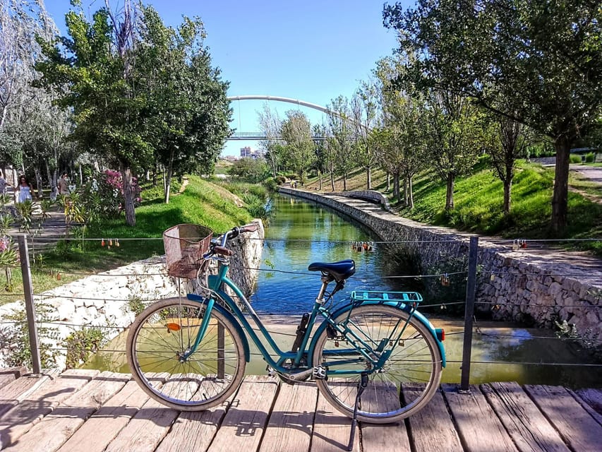 Valencia: Normal bike and Electric bike Rental Ruzafa - First Stop: Picking Up Your Bike at ValenciaInBike Rental & Tours