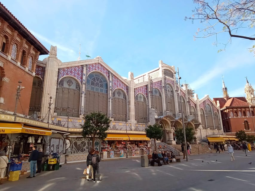 Valencia Old Town Guided Tour - From Estación del Norte’s flags into the Old Town