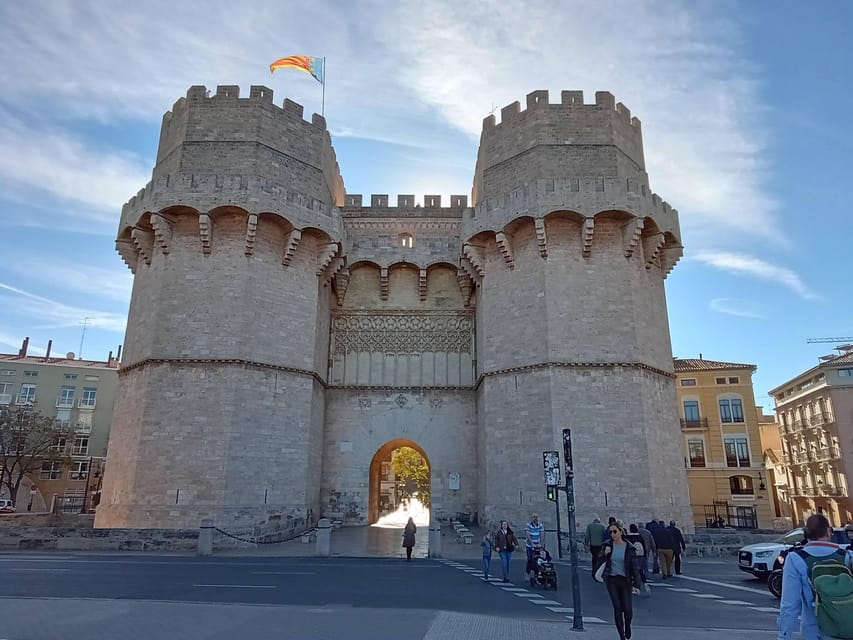 Valencia Old Town Guided Tour - Central Market and the Silk Stock Market, trade in two eras