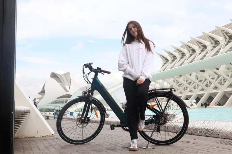 Valencia: Old Town to Modern Marvels "Premium EBike Yamaha" - Plaça de la Verge and Valencia Cathedral: the key guided moments