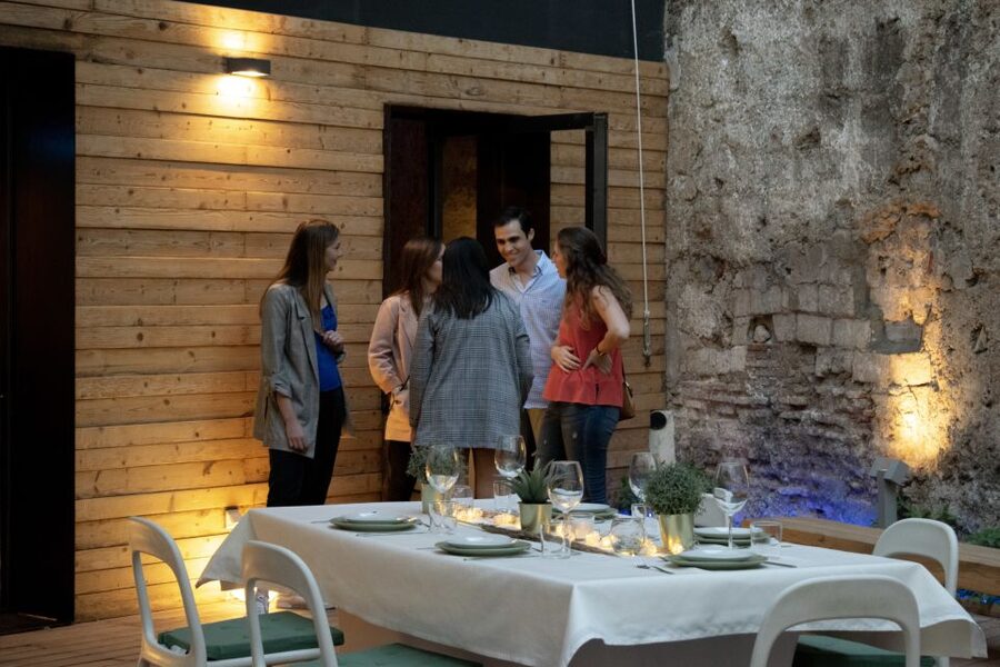 Valencia: Old Town Tour, Wine & Tapas in an 11th c. Monument - Guide power: why names like Mimi and Bogi keep showing up