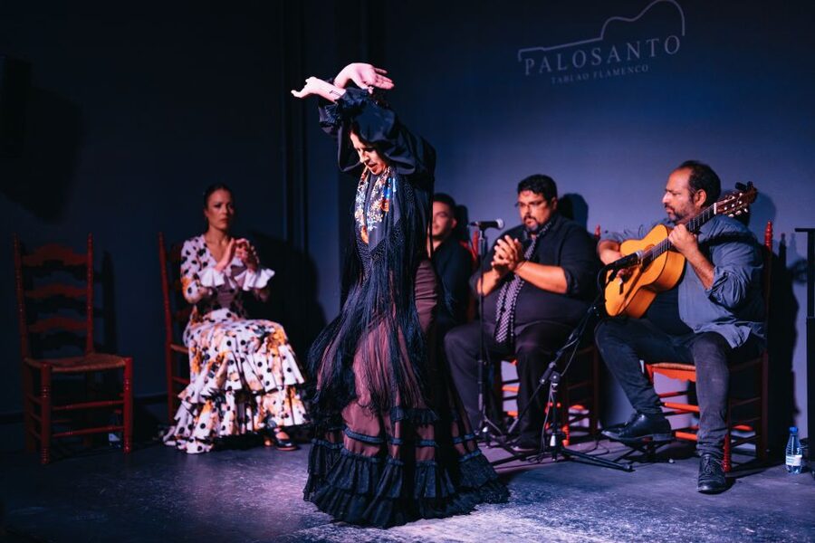 Valencia: Palosanto Flamenco Show Ticket - Timing the night: when to arrive and how to handle the break