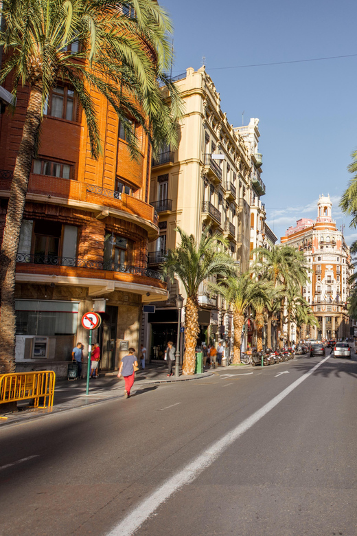 Valencia: Private Brunch Tour with Basic Spanish Learning - Key highlights at a glance