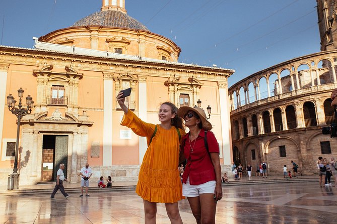 Valencia Private City Kickstart Tour - Stop 1: Plaza de la Virgen at Placa de la Mare de Deu