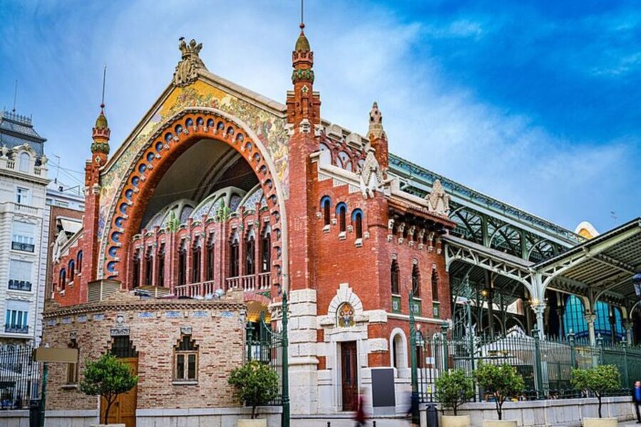 Valencia: Private custom tour with a local guide - Food and local places: advice you can use right away