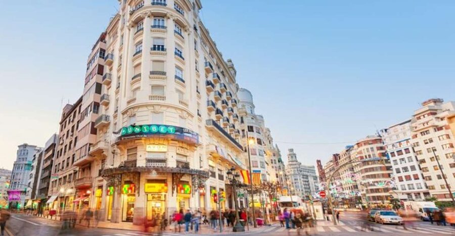Valencia: Private custom tour with a local guide - Getting started: pickup, where you meet, and how the day flows
