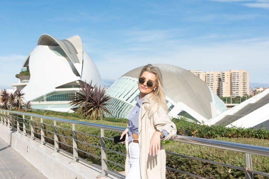 Valencia: Professional photoshoot at City of Arts & Sciences - What to Bring for Better Results (Without Overthinking)