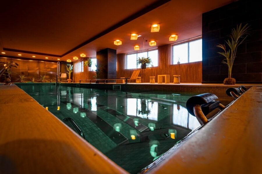 Valencia: Spa Cobre 29 Wellness Experience at Hotel Meliá - Your Hydrotherapy Circuit: Pools, Jets, Jacuzzi, and Showers