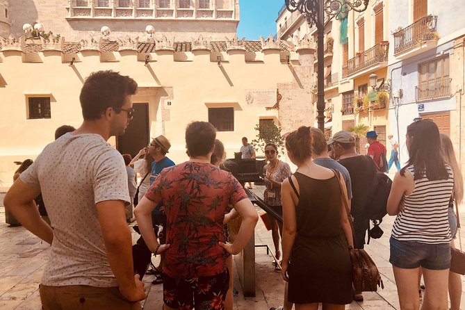 Valencia Step By Step for you - Ajuntament balcony to Mercat Central: modern Valencia with your senses on