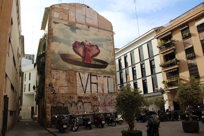 Valencia Street Art | Private Tour by Bike or Electric Ride - Getting rolling at Carrer de l’Herba (Ciutat Vella)