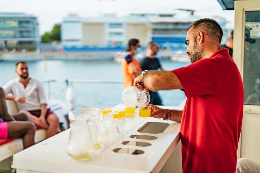 Valencia: Sunset or Daytime Catamaran Cruise with Drink - Comfort Tips: Jackets, Sea Legs, and Getting Good Views