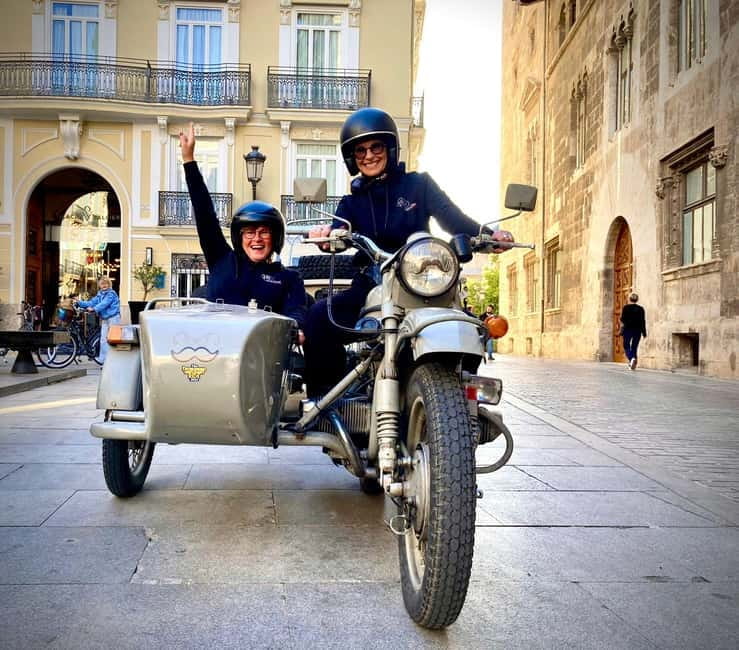 Valencia: The Highlights Tour in Vintage Sidecar - Old town highlights: cathedral, plazas, markets, and City Hall stops