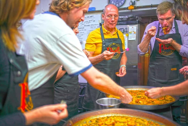 Valencia: Traditional Paella Cooking Class and Dinner - Where You Start in Valencia: Derecha 2, Right Side 2