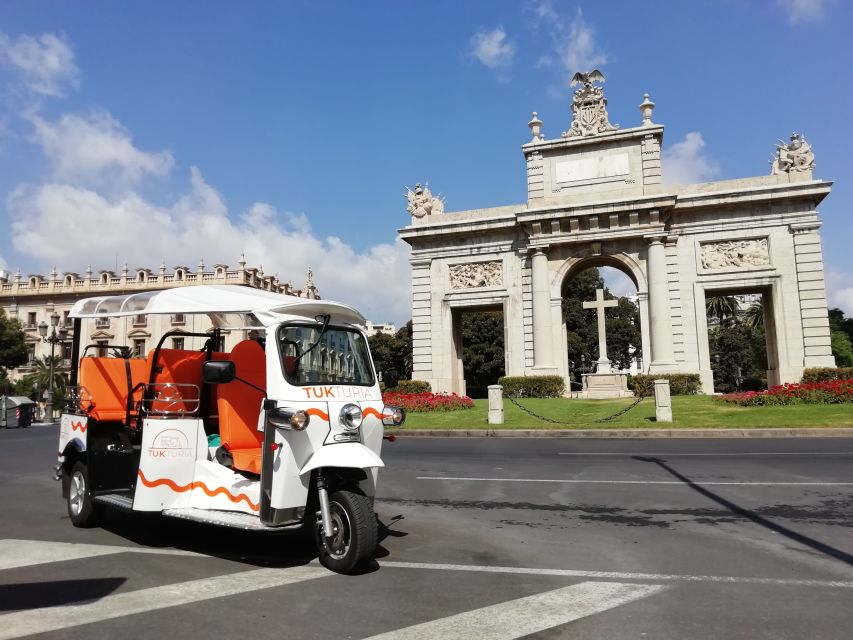 Valencia: Tuk Tuk City Tour - Getting Picked Up Downtown, in Rain or Shine