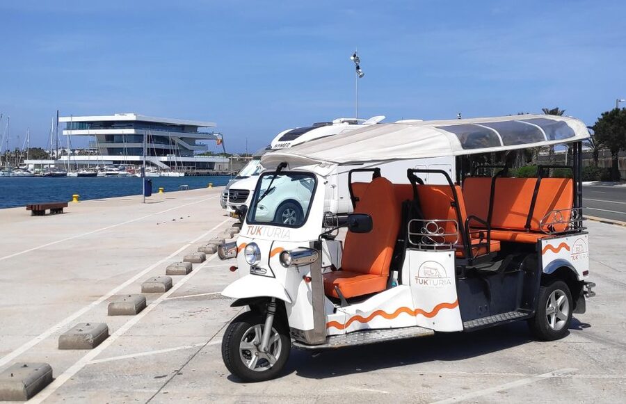 Valencia: Tuk Tuk Modern Tour - La Marina, Royal Marine area, and the coastward shift