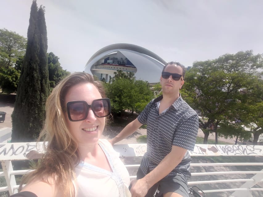 Valencia: Turia Park Guided Bike Tour - Serranos Towers meet-up, then right into Turia Park