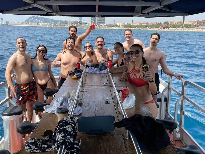 Valencia: Water Beer Bike Tour - Music, wardrobe, and the little extras that make it private