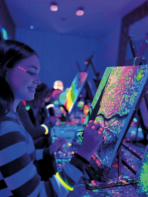 Valencia: Wine Gogh Glow Academy Paint and Sip Classes - Materials You Don’t Have to Hunt Down, Plus a Carry-All Souvenir