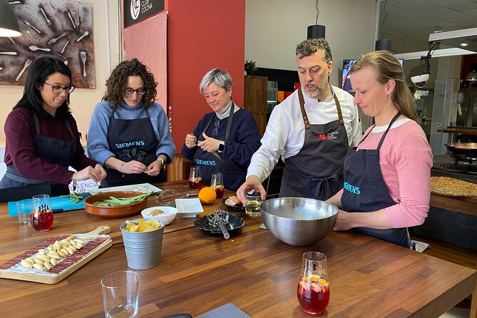 Valencian paella workshop and visit to the Algiros market - Key things that make this workshop worth your time