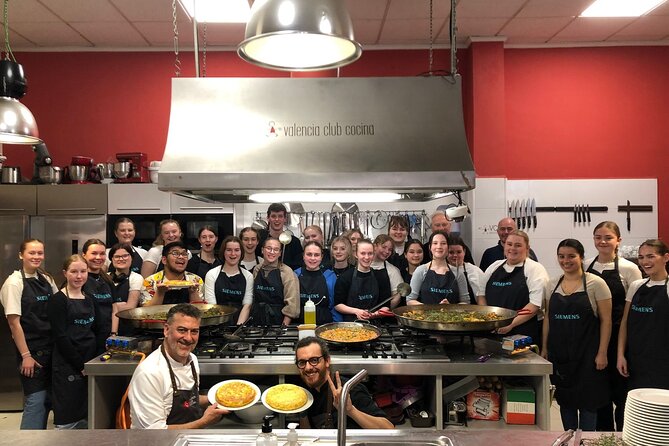 Valencian paella workshop and visit to the Algiros market - Valencia Club Cocina, where the lesson stays practical