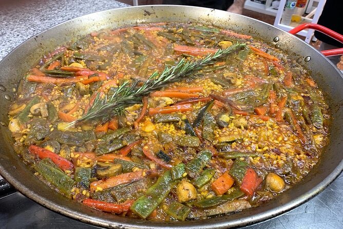 Vegetable Paella cooking class, tapas and Ruzafa market visit - Who should book this vegetable paella class in Valencia