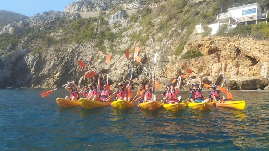 Villajoyosa: Kayak trip - Guides that can change your whole experience: Alma and Rio as examples