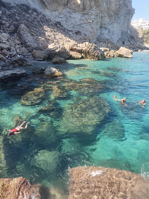 Villajoyosa: Kayak trip - La Caleta to the cliff area: what to expect when conditions allow