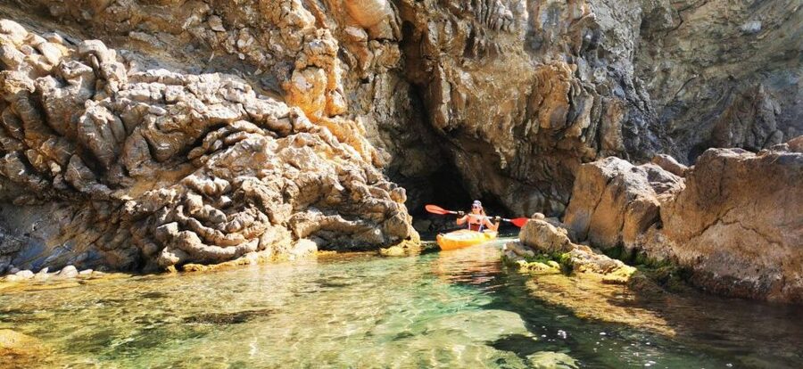 Villajoyosa: Kayak trip - Cala El Xarco and Playa del Charco: views from the water with the Torre del Xarco angle