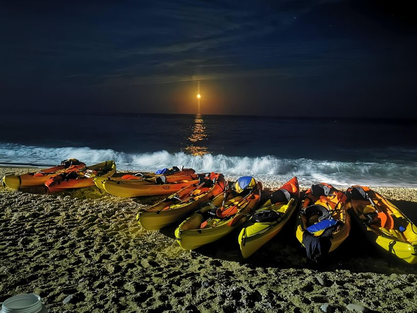 Villajoyosa: Moonlight kayaking and dinner under the stars - Kayaks and safety: why first-timers usually feel comfortable here