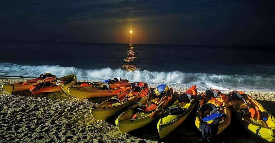 Villajoyosa: Moonlight kayaking and dinner under the stars - Should you book Villajoyosa moonlight kayaking and dinner under the stars?