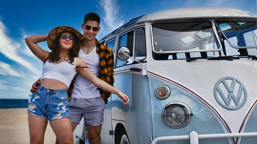 Vintage Tour around Alicante in genuine Kombi T1 vans - El Palmeral Park: a greener side that feels more local