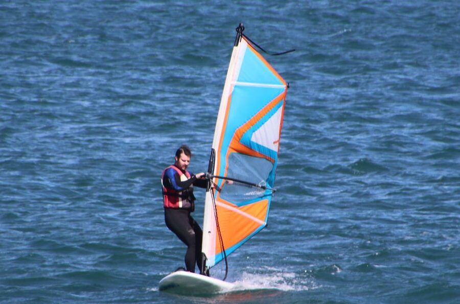 Windsurf class on Valencia beach - Coaching that adapts, especially if you are not a confident swimmer