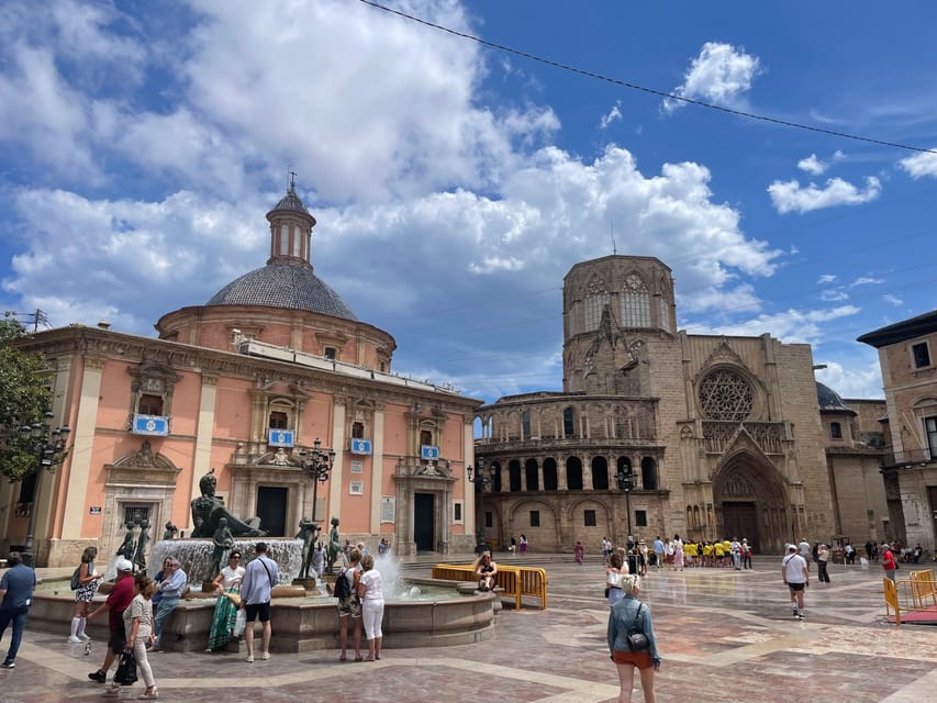 Zoom Through Valencia: Top 25 Hotspots on E-Scooters - Getting Started at C. de Puerto Rico 23