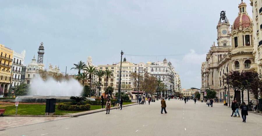 Zoom Through Valencia: Top 25 Hotspots on E-Scooters - 2.5 Hours, Up to 7 Riders, 25+ Stops